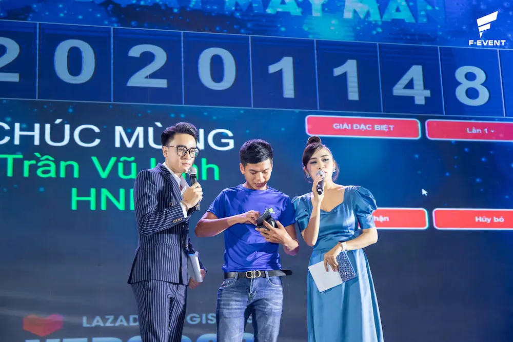 Bốc thăm Lucky Draw tiệc tất niên F-Event